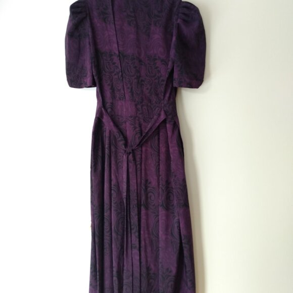 Handmade Mennonite Cape Dress 40"B 32"W Purple Old Colony Lattice Bodice - Picture 9 of 10